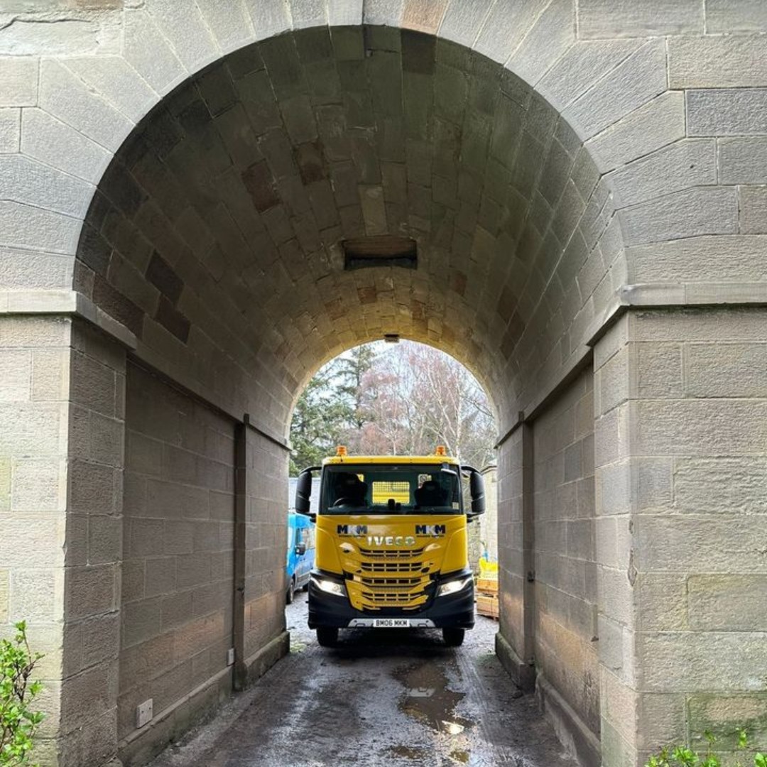 Nothing stands in the way of getting our products to you. 🤯 MKM Berwick’s driver Michael, showing off his skills whilst delivering locally for FREE.