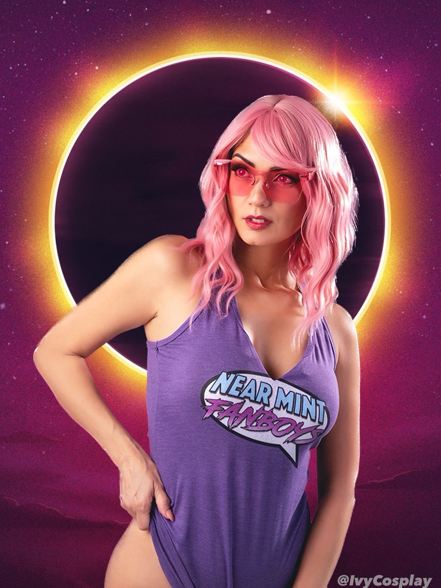 Here's our official Fan Girl @IvyCosplay to remind you about today's #TotalSolarEclipse! 🌞🌝🌎 (Be sure to wear proper eye protection) #SolarEclipse2024 #Synthwave #IvyCosplay #Cosplayer #PrettyInPink #DarkAllDay