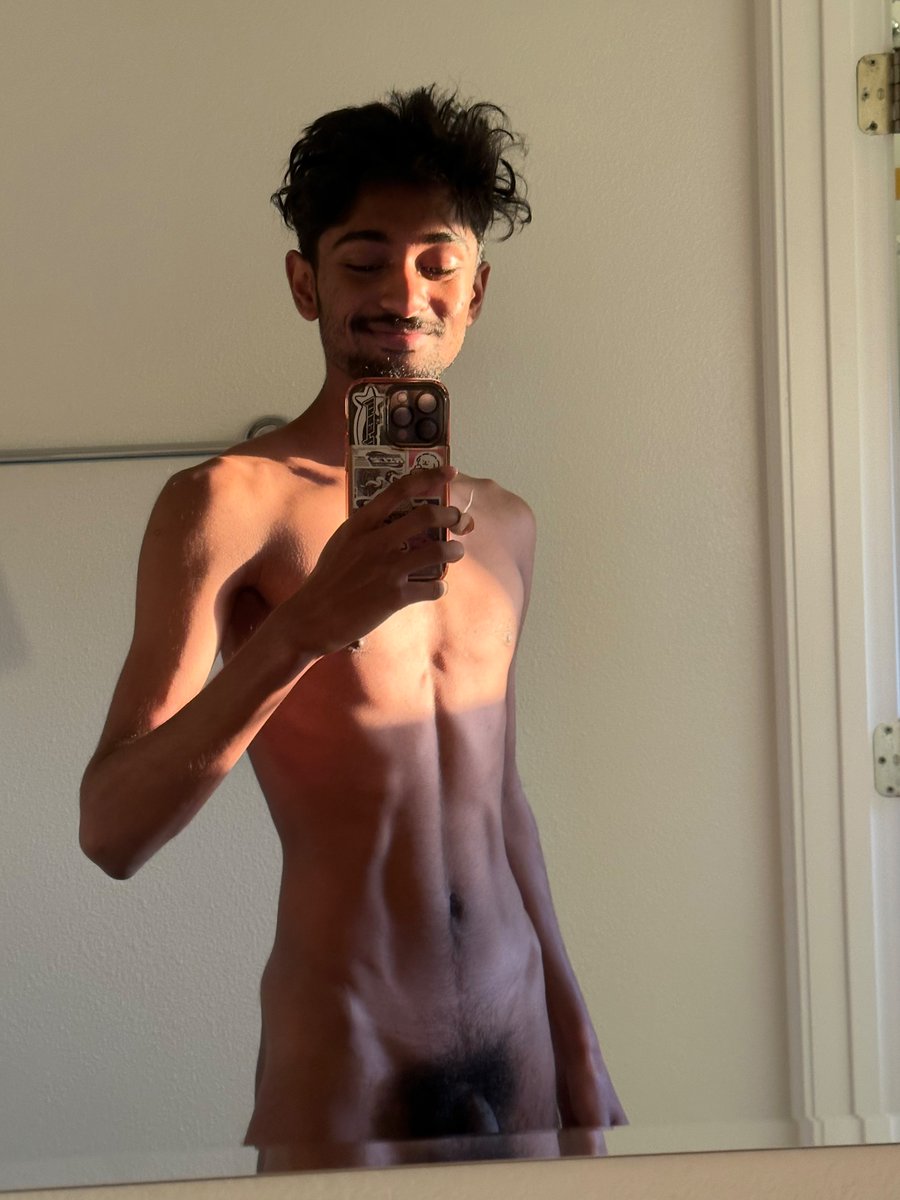 Golden hour has my heart fr
 💛☀️

#naked  #nudist  #naturist 
#clothesfree