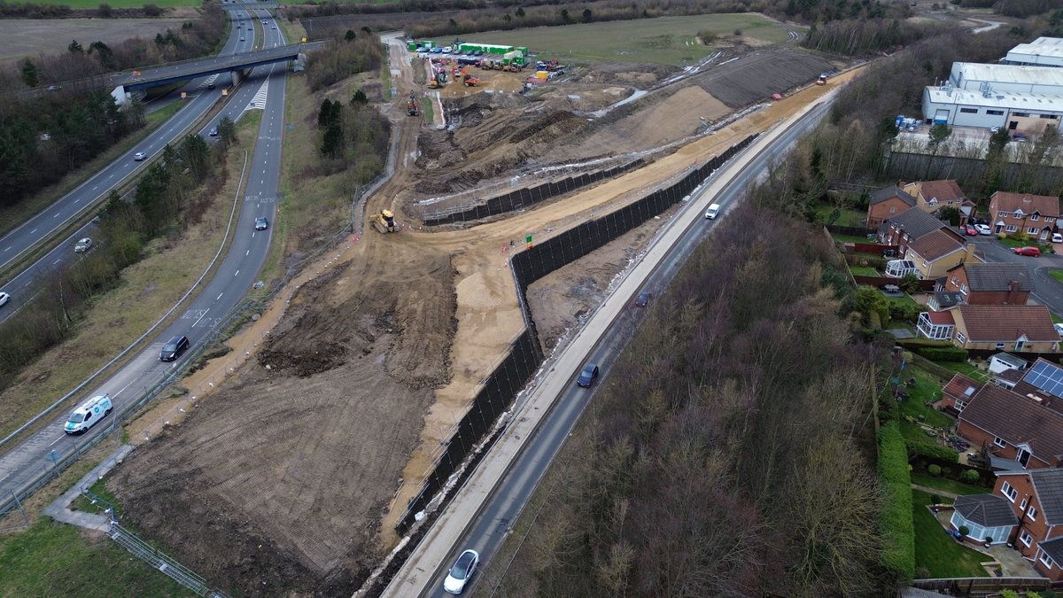 EastDurhamNews's tweet image. A busy A19 exit slip road is set to close to traffic while work is carried out to connect it to a new roundabout.
The southbound A19 slip road onto the B1404 Seaton Lane will close from Thursday 18 April and reopen in the summer:
eastdurhamnews.co.uk/2024/04/08/bus…