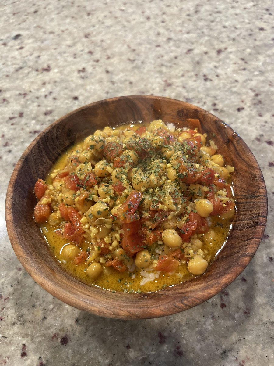 Just made this crazy curry chickpeas!  Trying to be as plant based as possible. #meatlessmonday