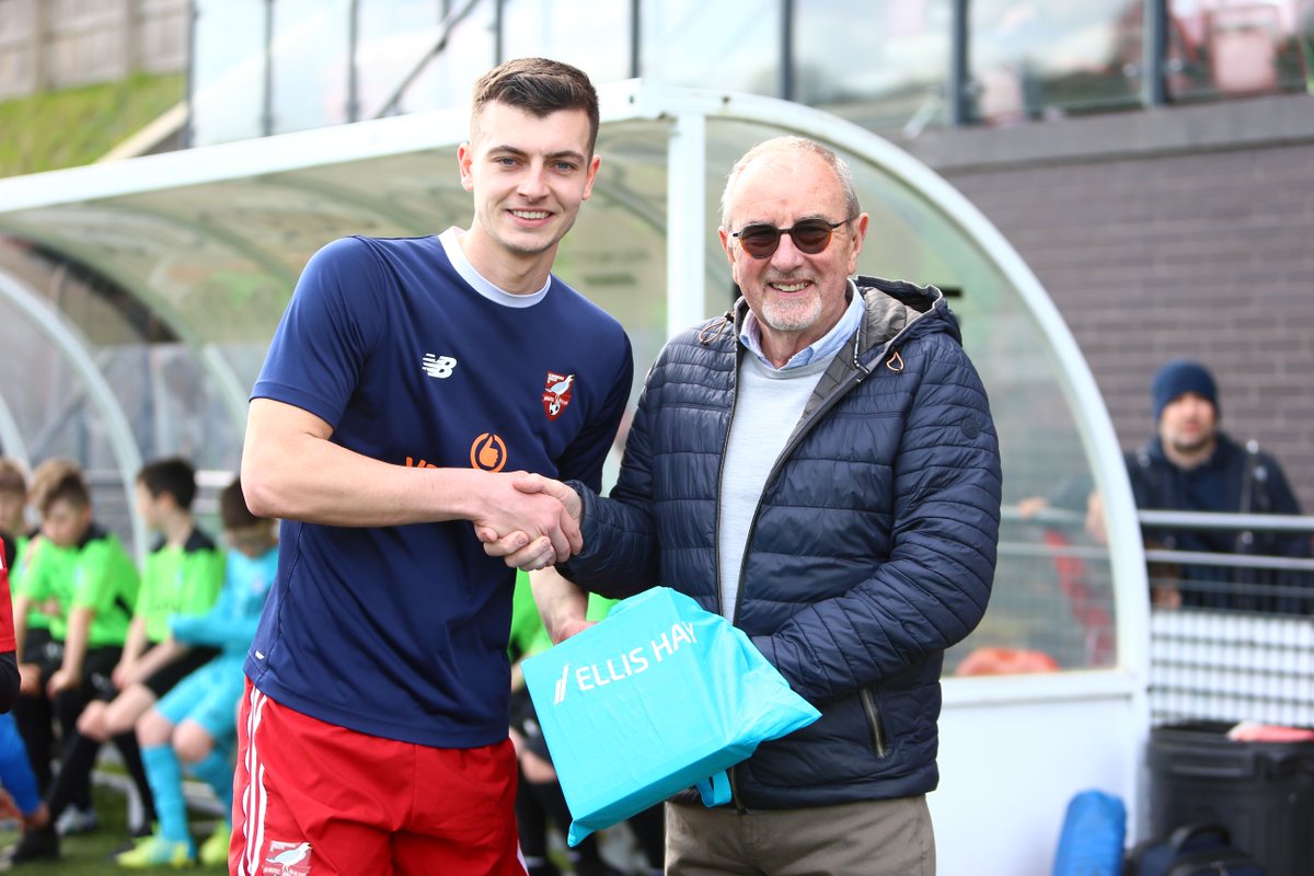 Your March Player of the Month 🙌

On Saturday, @LucaColville received his Player of the Month prize from sponsors Ellis Hay. Announced at the beginning of the month, the Wizard swept up in the fan vote!

Congratulation Luca and thank you @EllisHayScarb!