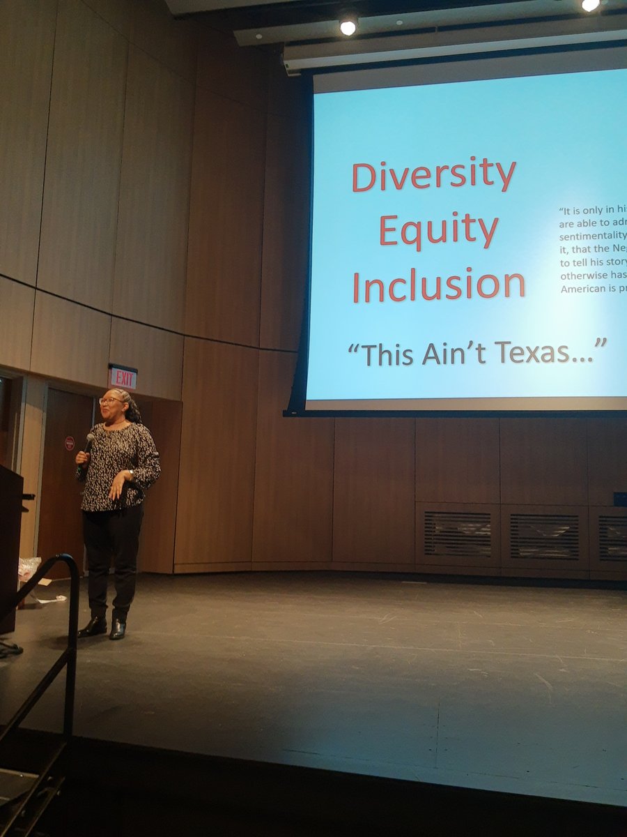 @UA Dance Council organized the second event sponsored by the ODI Transformation Award.
Our fabulous guest speakers were Ms. Lakia Green, Associate Director, Diversity and Inclusion, and the Hip-Hop Scholar, Dr. Janell Hobson.
The talks had a huge impact on the dancing students!