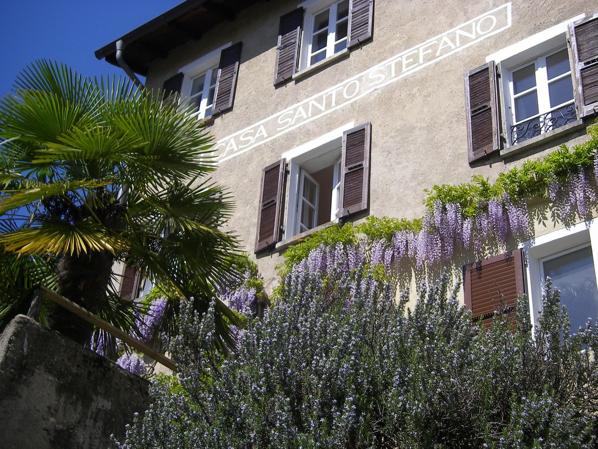 Das „etwas andere“ Albergo im Malcantone: Casa Santo Stefano – ein Ort voller Charme &amp; Gastfreundschaft. Gewinnt 4 ÜN für 2 P. im einzigartigen Albergo! Taucht ein in die tolle Natur, genießt Tessiner Küche und entspannt euch in herzlicher Atmosphäre! 💚✨wirsindanderswo.de/gewinnspiel