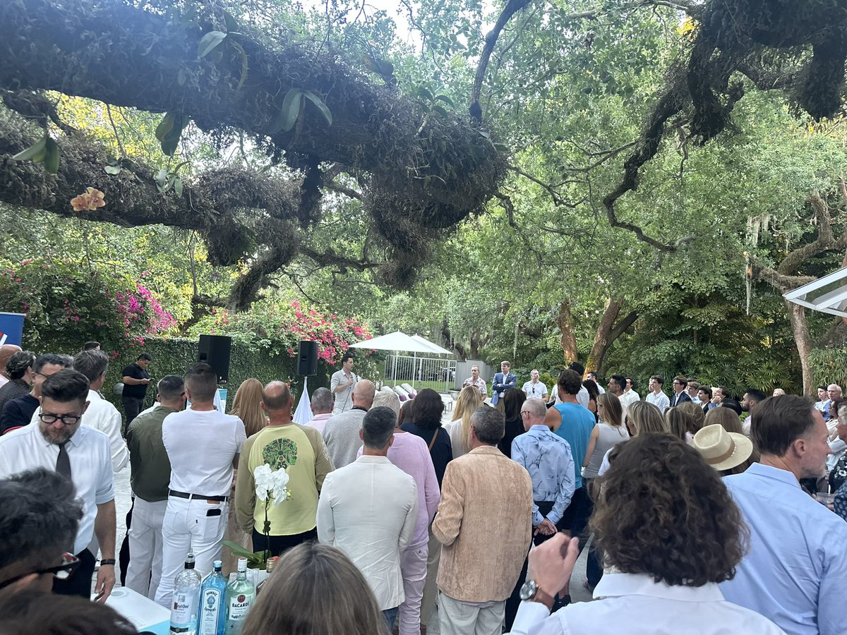 I was honored to join the @SAVELGBT Foundation Family Spring Soiree hosted by the Freidin Family. We all must work together to support, protect, and defend equality for our LGBTQ+ community.