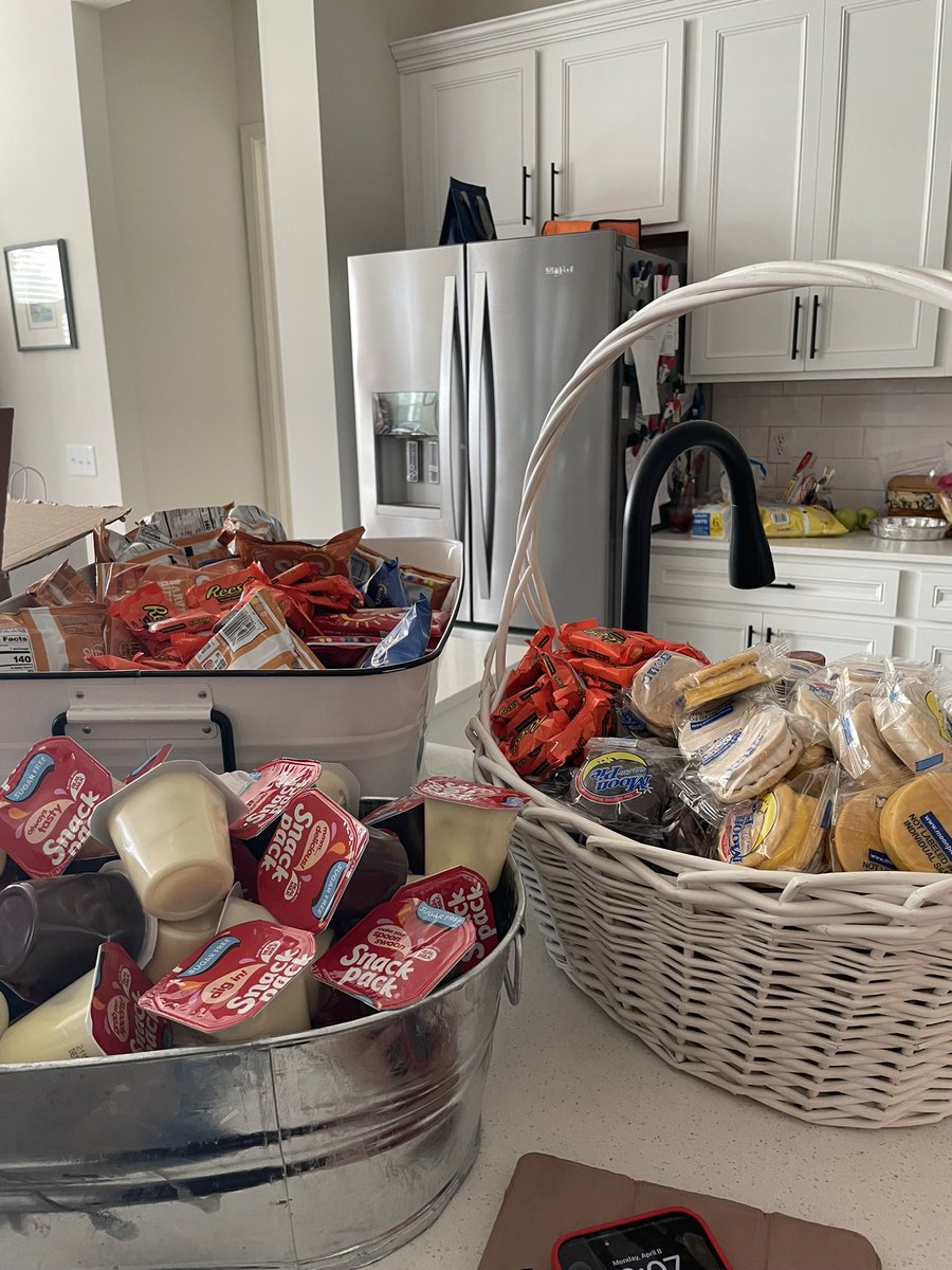 bwetterer's tweet photo. Getting Ready to hand out snacks for the @Community Rehab Hospital patients. So happy they have events planned for them. #moonpies. #sunchips #pudding #reesecups https://t.co/3g8tQsEuo4