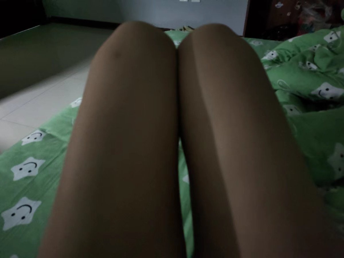 NANA040919's tweet photo. 这个衣服和内搭（包括贴身的在内），喜欢的联系，不懂的就不要问了。 https://t.co/9P5tSgkfPu