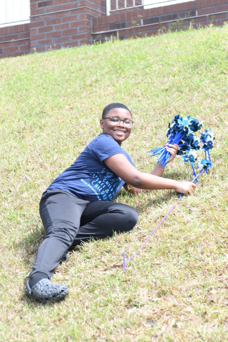 The Pinwheels are back at NMCCL! 🌀🌀 MCCS Lejeune-New River’s Marine & Family Programs Division stopped by NMCCL April 1 to plant some several hundred pinwheels. Pinwheels are the national symbol for Child Abuse Prevention Month. 
#NationalChildAbusePreventionMonth #USMC #USNavy
