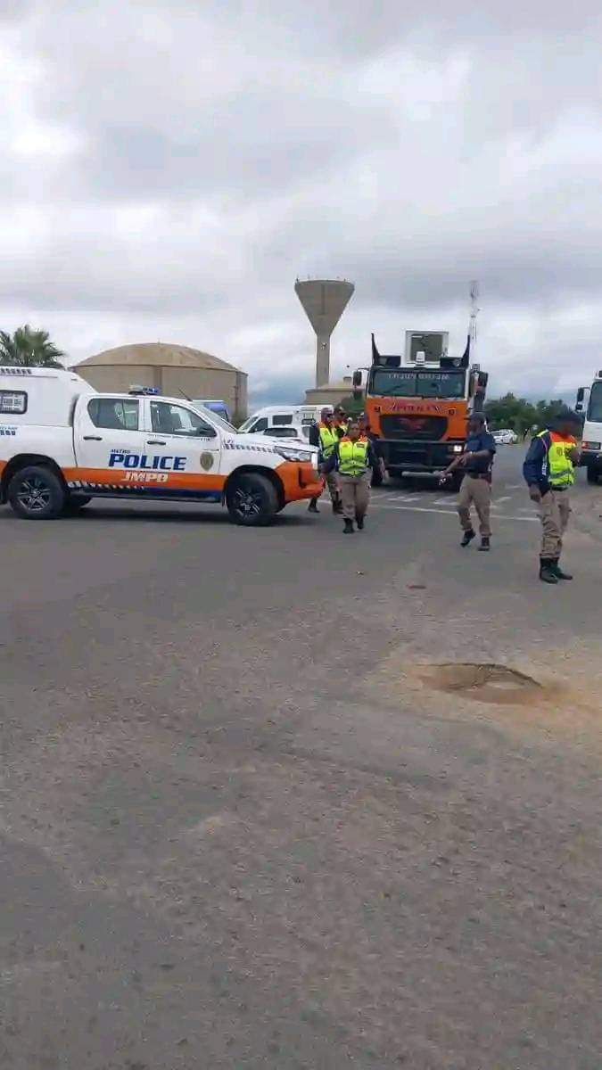 Owners of shacks that were removed by JMPD at Rabie Ridge have blockaded Modderfontein road as a way of showing their frustrations since they are homeless.