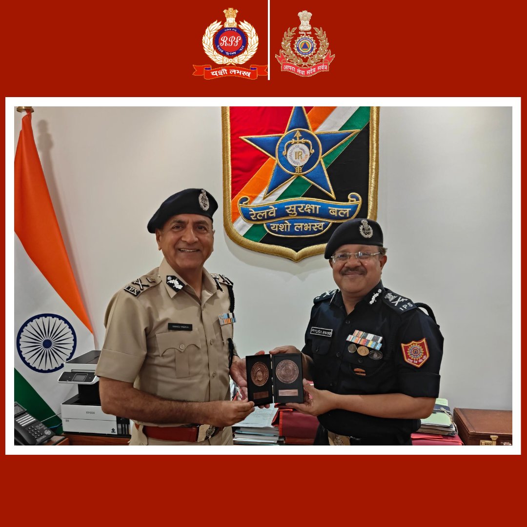 Strategic synergy at work! DG #RPF @ManojYadava_IPS joins forces with new DG #NDRF, Shri. Piyush Anand IPS, to strengthen cooperation for superior disaster response by #RPF on Indian Railways. Together, forging a path towards safer travels! #RailwaySafety #Teamwork @NDRFHQ