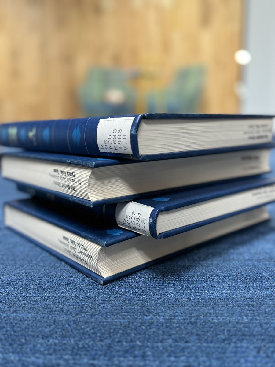 MoffettLibrary's tweet image. It’s D.E.A.R. Day meaning it’s time to Drop Everything and Read! Looking for your next book? Moffett Library has a wide range of options and we’re happy to help you find what you’re looking for. 📘

#msutexas #moffettlibrary #clubmoffett