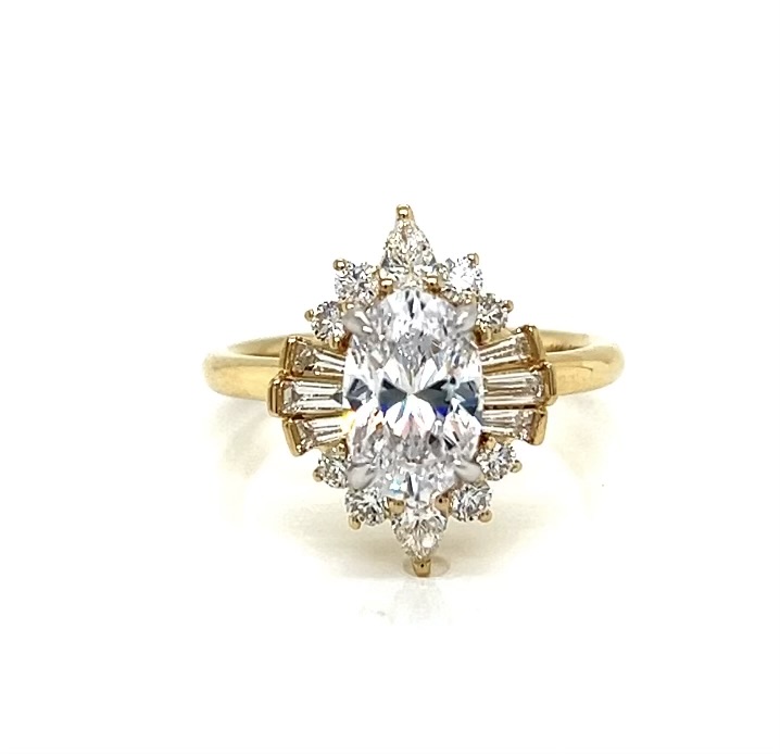 It’s bridal month at Ray Ward, so don’t let this beauty get away! 😍 #itsaraywardring #diamonds #bridalmonth #loveishere #ring #preferredjeweler #thinkrayward #ardmoreok #shoplocal