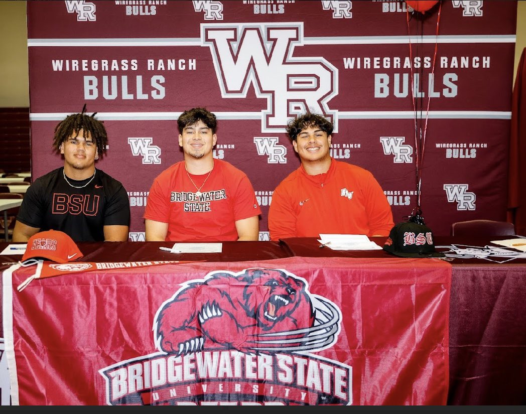 ortiz_jaeden's tweet photo. Official #GoBears @JosephVerria @BSUCoachNeu @BridgeStateU @BSU_Football_ @WGRanchFootball @hdcoach_mark @CoachGroneqb @PascoCountyFB @Andy_Villamarzo @joey__naso 🐻 https://t.co/GwmTF9WVdn