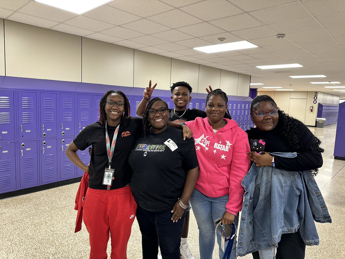 Ms. Moton,Stopped by @TeagueMS_AISD to wish her students from last school year good luck on the ELA STAAR exam tomorrow. Ms Moton and Ms. Tomita have never stopped supporting their Trojans! @emytomita @DrFavy @terridosborne #TrojansForward