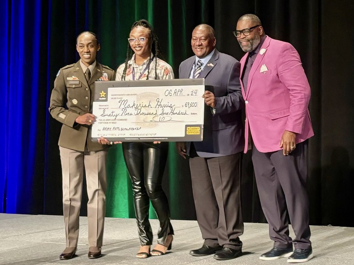 I had the pleasure of presenting two deserving students with #ROTC scholarships totaling over $120,000 during the #NSBA24 national conference this weekend! One will attend @LSU & the other @UofNO! Congrats to two outstanding students! #LeadershipExcellence #BeAllYouCanBe