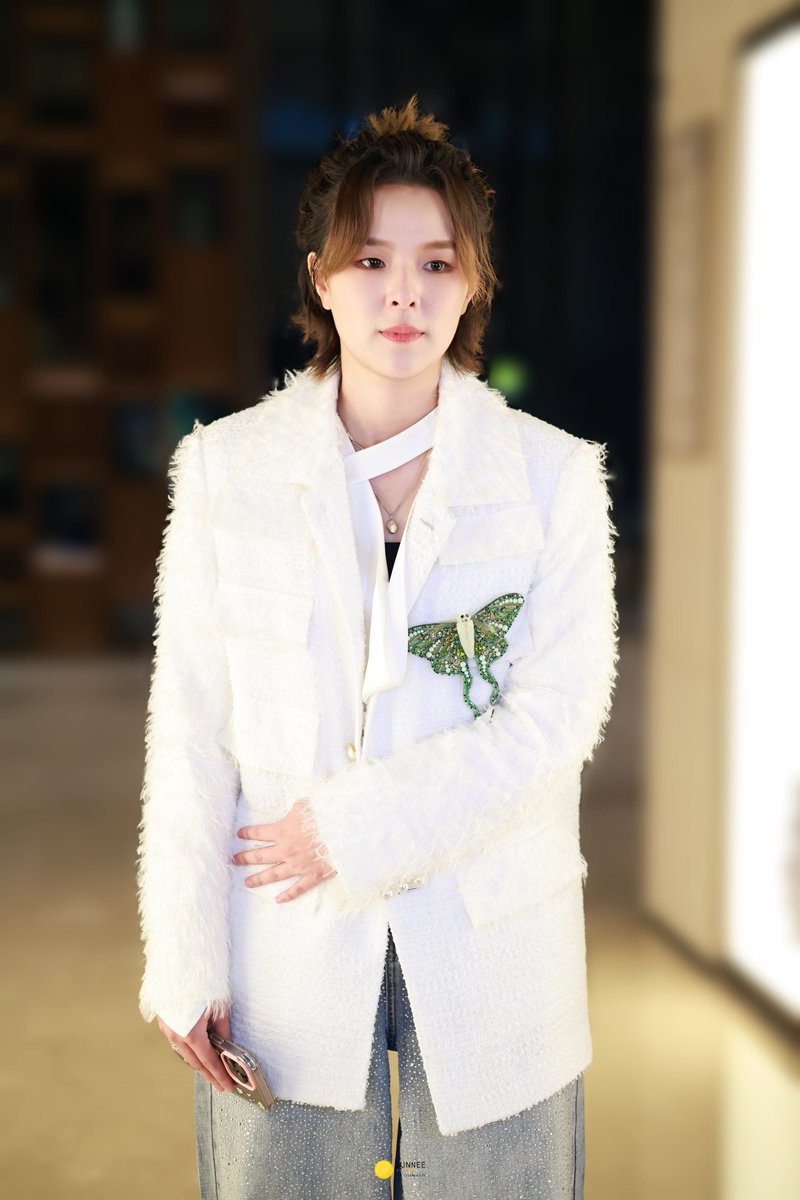FcSunnee's tweet photo. ส่งทุกคนเข้านอนอีกรอบด้วยรูปช่วงเลิกงานค่ะ 

สวยขนาดนี้ วันนี้ไปทำอะไรมาบ้างน้า 😆

#Sunnee #ซันนี่เกวลิน #Sunnee杨芸晴 https://t.co/srZdtCGs4W