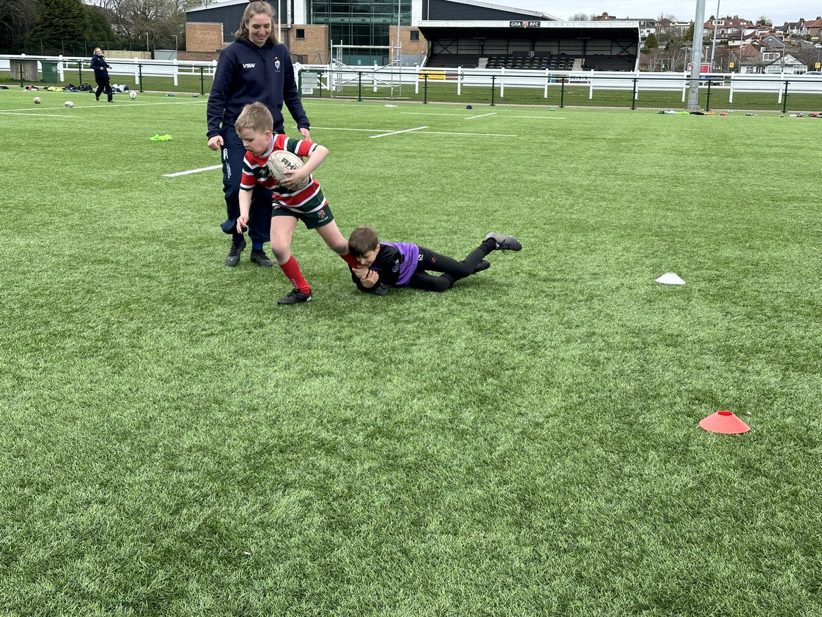 🐣 🏉 Day 1 🏉 🐣 We had a fantastic first day at our @GHArugby camp! Here’s a few actions shots of the day.. 📷 More to follow….. #RugbySkills #OnsideRugbyPerformance #EasterCamp #ScottishRugby #GlasgowWarriors #WarriorNation #RugbyFun