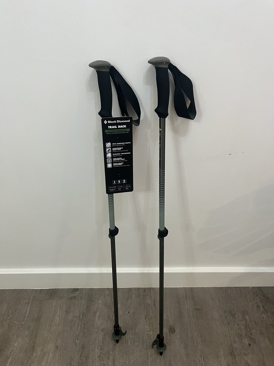 New walking poles have arrived ahead of the 24 hour @10yfanofficial challenge. If anyone can help us support local Bristol charity @CHSW then please sponsor us here 🚶🏻‍♂️⛰️🫶🏼 justgiving.com/page/bcfc-10yf…