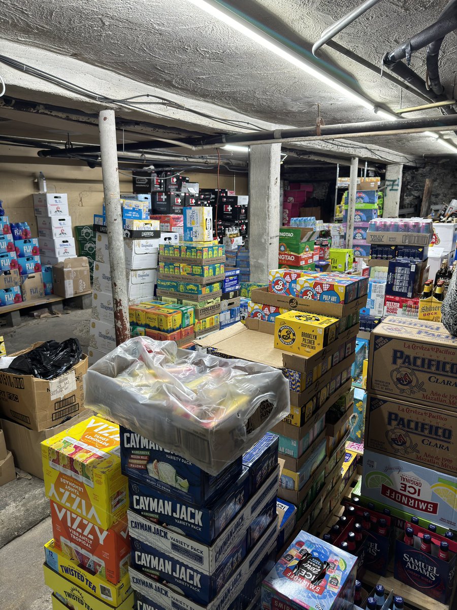 What’s lurking underneath a NYC Deli 👀