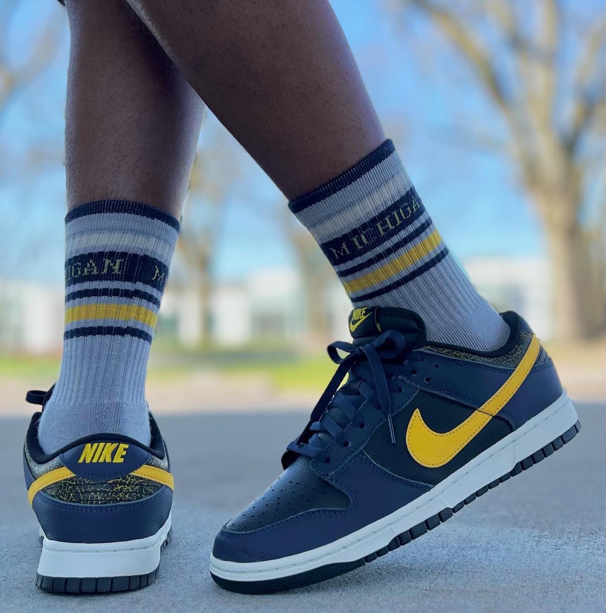 🏆🏆 Happy Monday Good People! 🏆🏆#KOTD Nike Dunk Low “Vintage Michigan”🏆#GoBlue #JMillzChallenge #SNKRSKickCheck #SNKRSLiveHeatingUp #YourSneakersAreDope 🏆