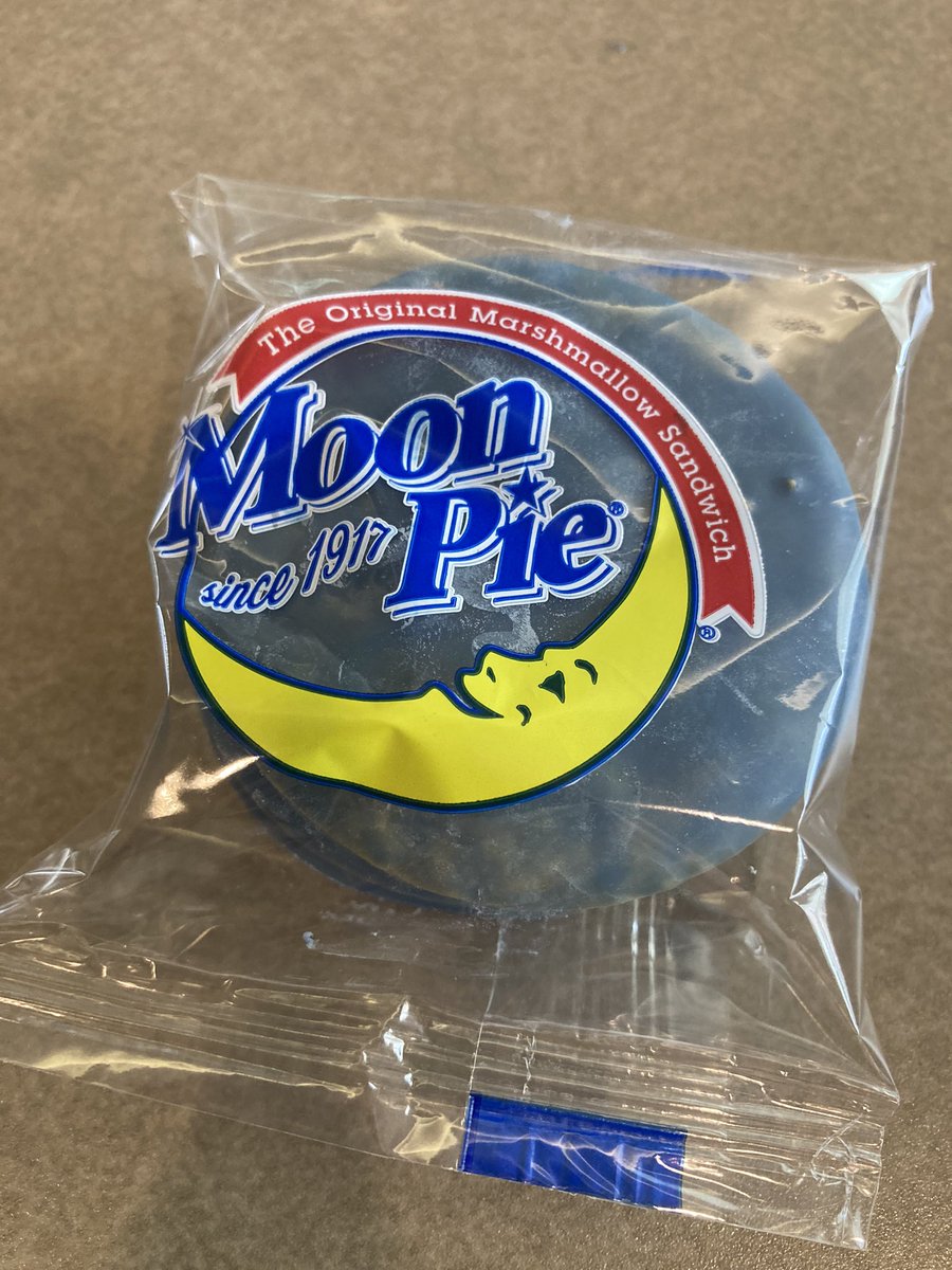 Eclipse festivities <a href="/WabashCollege/">Wabash College</a> are underway thanks to <a href="/ecuaprof/">Dan Rogers</a> .. complete with moon pies!