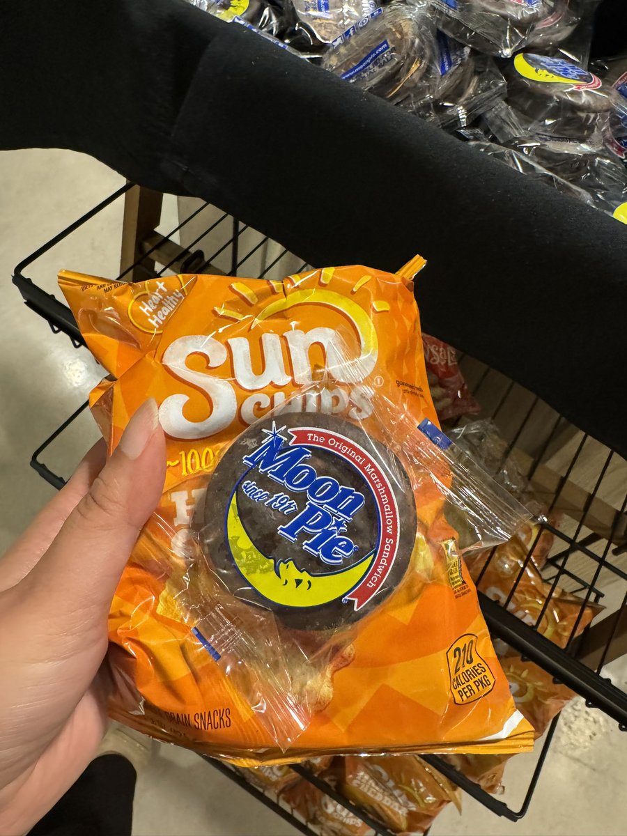 First picture of the eclipse 💪🏼. Stay safe!