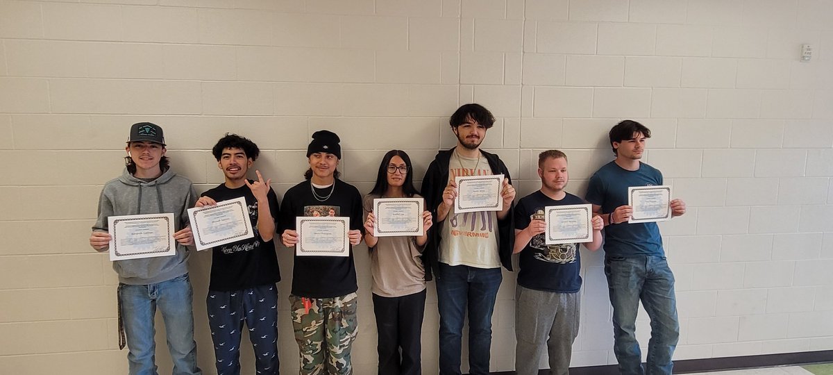 AutoHarlan's tweet image. Auto Tech 1 students showing off their ASE 609 certifications. 609 is a program established for A/C refrigerant recovery & handling. It was created by the EPA in conjunction with ASE. #NISDSuperiorCTE @NISDHarlan