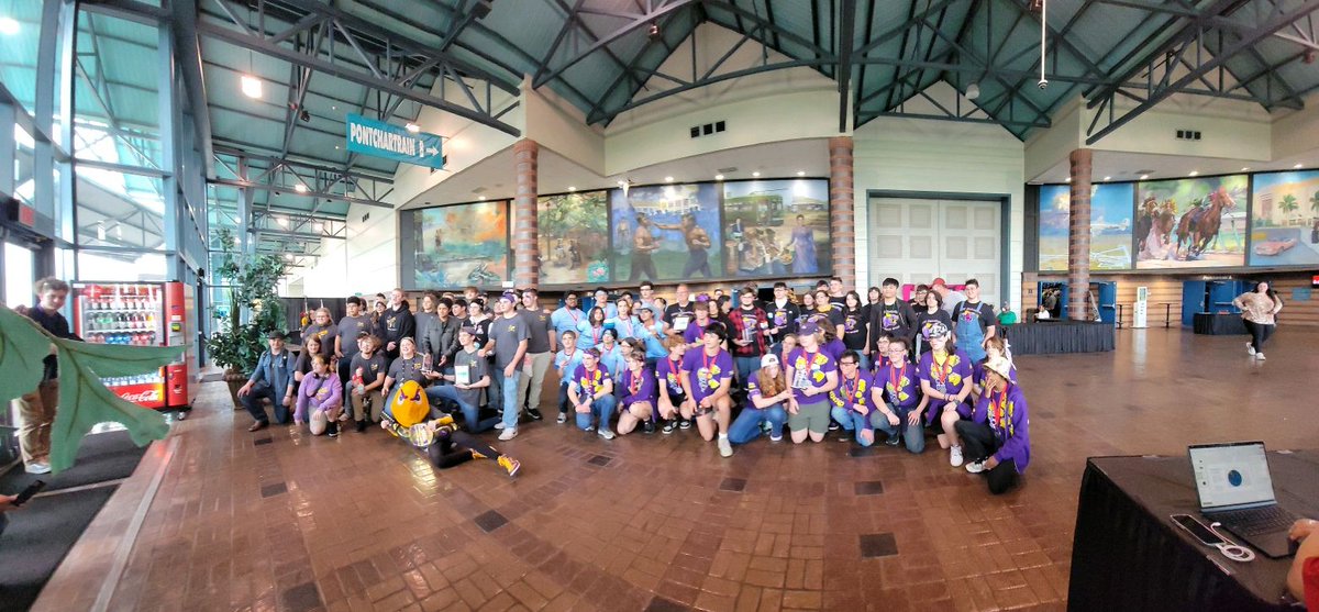 The teams alliance picture from the finals! We are so proud of our Tigerbots for being finalists! 💜💛 Tigerbots 2183 Denham Venom FRC Team 8044 PrepaTec - Cyberius FRC Team 6017 from Mexico And the fill in Radioactive Roaches 2556 #expectexcellence #hahnvillehighschool