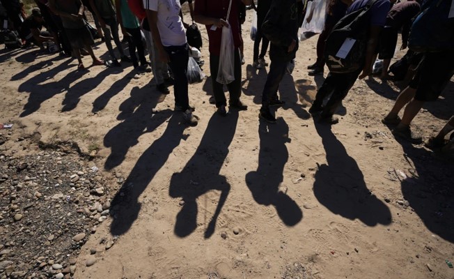 PNASNews (@pnasnews) on Twitter photo Undocumented immigrants have lower felony arrest rates than legal immigrants and native-born US citizens. Findings challenge assumptions about the effectiveness of aggressive immigrant removal programs.
In <a href="/AP/">The Associated Press</a>: ow.ly/pEWe50RatPb
In PNAS: ow.ly/r0Rf50RatPc Undocumented immigrants have lower felony arrest rates than legal immigrants and native-born US citizens. Findings challenge assumptions about the effectiveness of aggressive immigrant removal programs.
In <a href="/AP/">The Associated Press</a>: ow.ly/pEWe50RatPb
In PNAS: ow.ly/r0Rf50RatPc