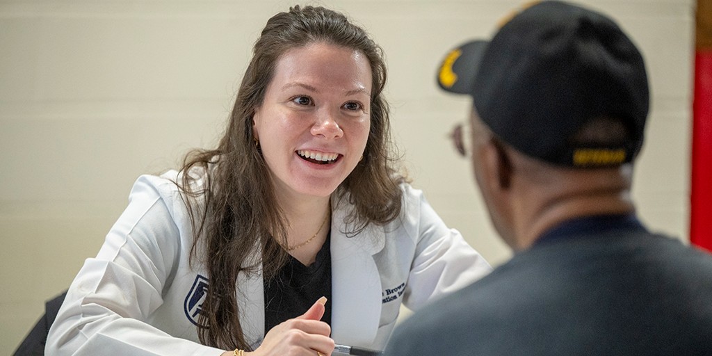 Established by @AUG_nursing in 1999, the Healthy Grandparents Program continues to thrive by providing a clinic with screenings for weight, blood pressure, body mechanics classes, HIV, cholesterol, diabetes and much more. Learn more: go.augusta.edu/3TEr0pG