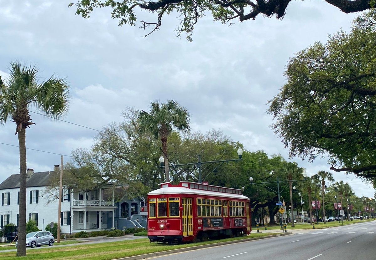 Uh, the #Eclipse2024 in New Orleans is already happening— total and complete soupy cloud cover! For hours. Ah, well.