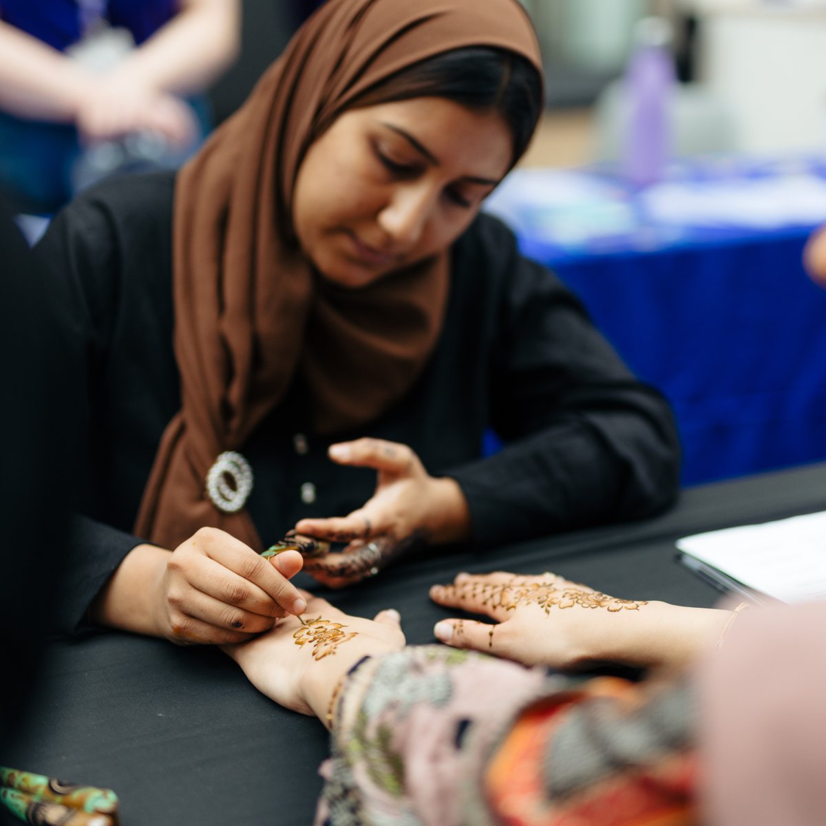 Planning to use our free Henna services tomorrow? The Sessions Stand will be open 11am - 3pm. We kindly suggest customers hoping to use these services arrive early to avoid disappointment☪️ More info 👉 meadowhall.co.uk/event/celebrat… #meadowhall #eid #eidalfitr