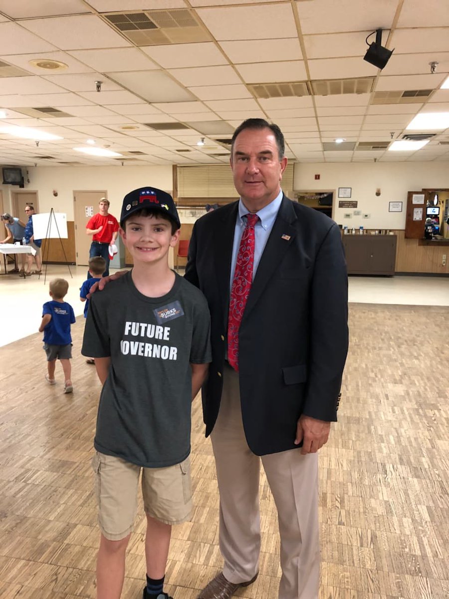 robyn_schelp's tweet image. Going through photos preparing for graduation and came across this--awww! I forgot how young he was when he developed a strong interest in MO politics. #FourMoreWeeksofHighSchool #IBlinked @JacobSchelp @LtGovMikeKehoe