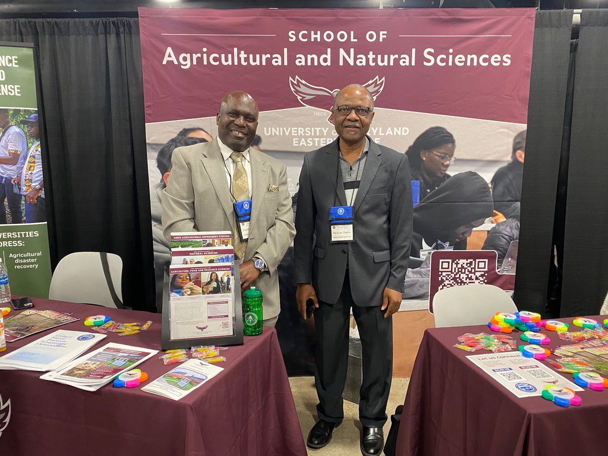 The experts are in! Stop by the #UMES booth in the #ARDresearchconference Exhibit Hall today to learn about the NOAA LMRCSC from Center Director, Dr. Chigbu.