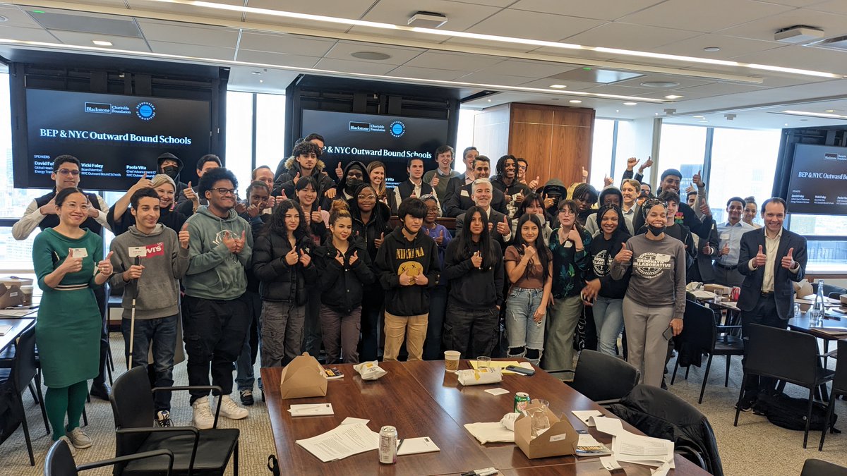 11th graders from #BrooklynCollaborative visited @blackstone Friday to engage in elevator pitch feedback sessions & mock interviews with volunteers. Many thanks to David & Vicki Foley and the whole Blackstone team for supporting our students on their learning journeys! 🌟
