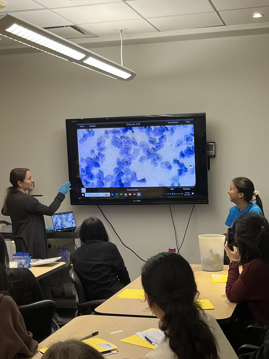 #PADay session 1 ☑️ Students learned all about ongoing cancer research @pmcancercentre. They toured a lab, heard from grad students and participated in a fun microscopy activity. 🔬