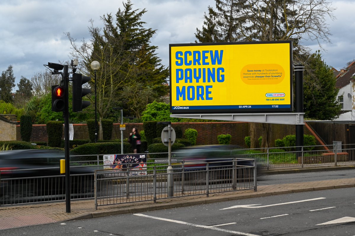 krow London tweet media