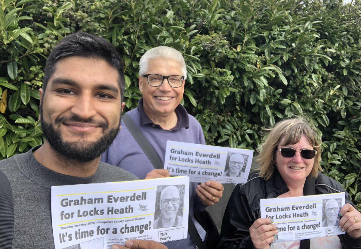 🔶 Campaigning in Locks Heath 🔶 Another brilliant full day campaigning in Locks Heath with our superb local @LibDems candidates, Sue Hardie & Graham Everdell. Clocked up 30k steps during today’s session🚶🏾‍♂️Locally and nationally we are standing up for the Locks Heath community!