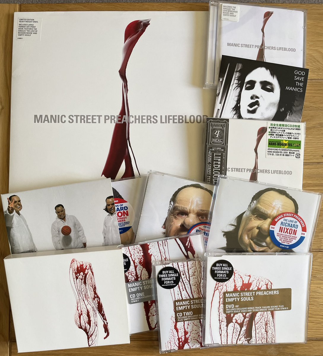 After fourteen years as @ClashMagazine’s semi-official @Manics correspondent, I finally got to write about an album that is very, very dear to me. Thoughts on ‘Lifeblood’ ahead of the reissue on Friday clashmusic.com/features/manic…