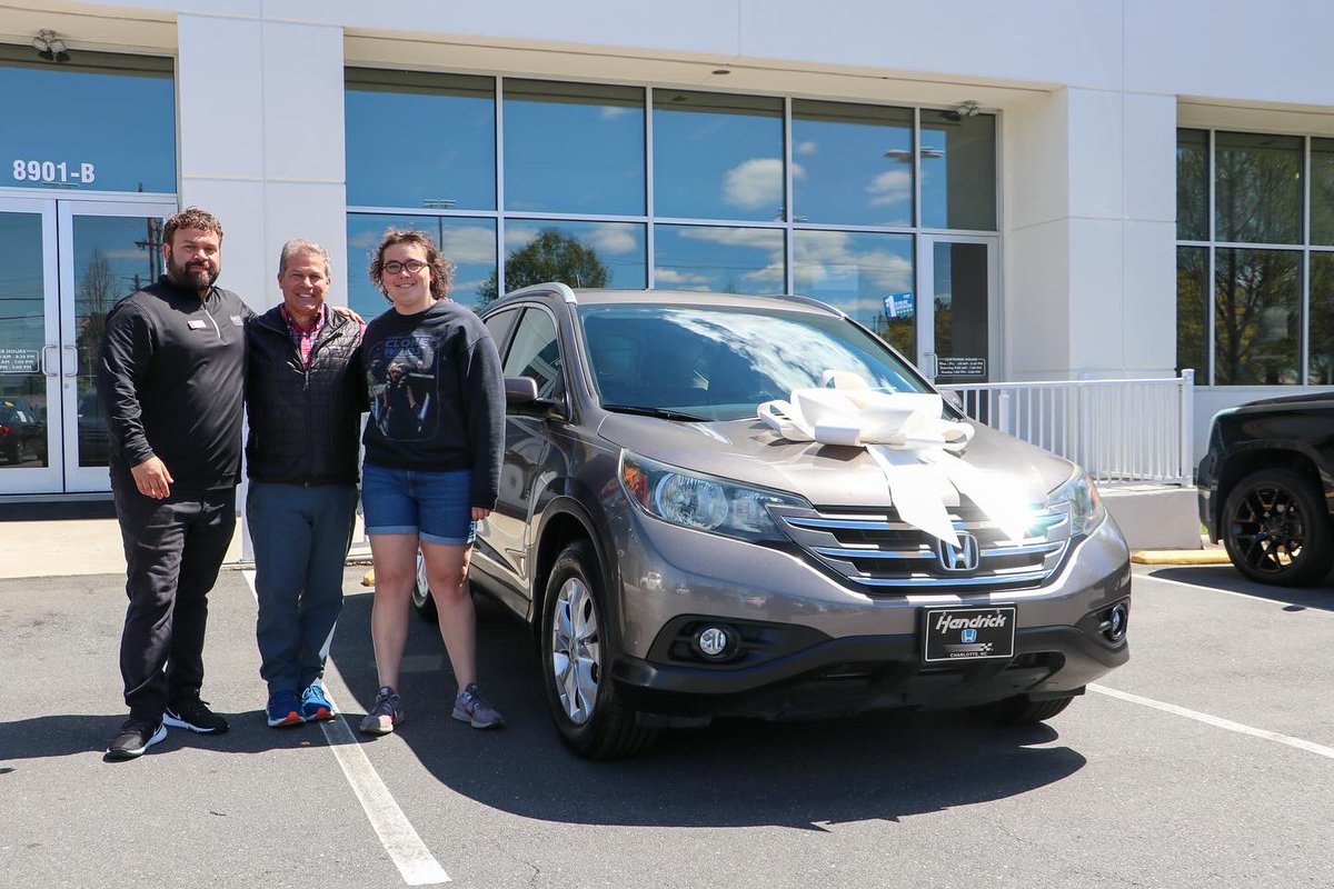 We are thrilled to welcome Taylor to the #HendrickHondaFamily! 💙

Congratulations & we hope you enjoy your new 2013 Honda CR-V! 🚙
#HondaCRV #HendrickHonda