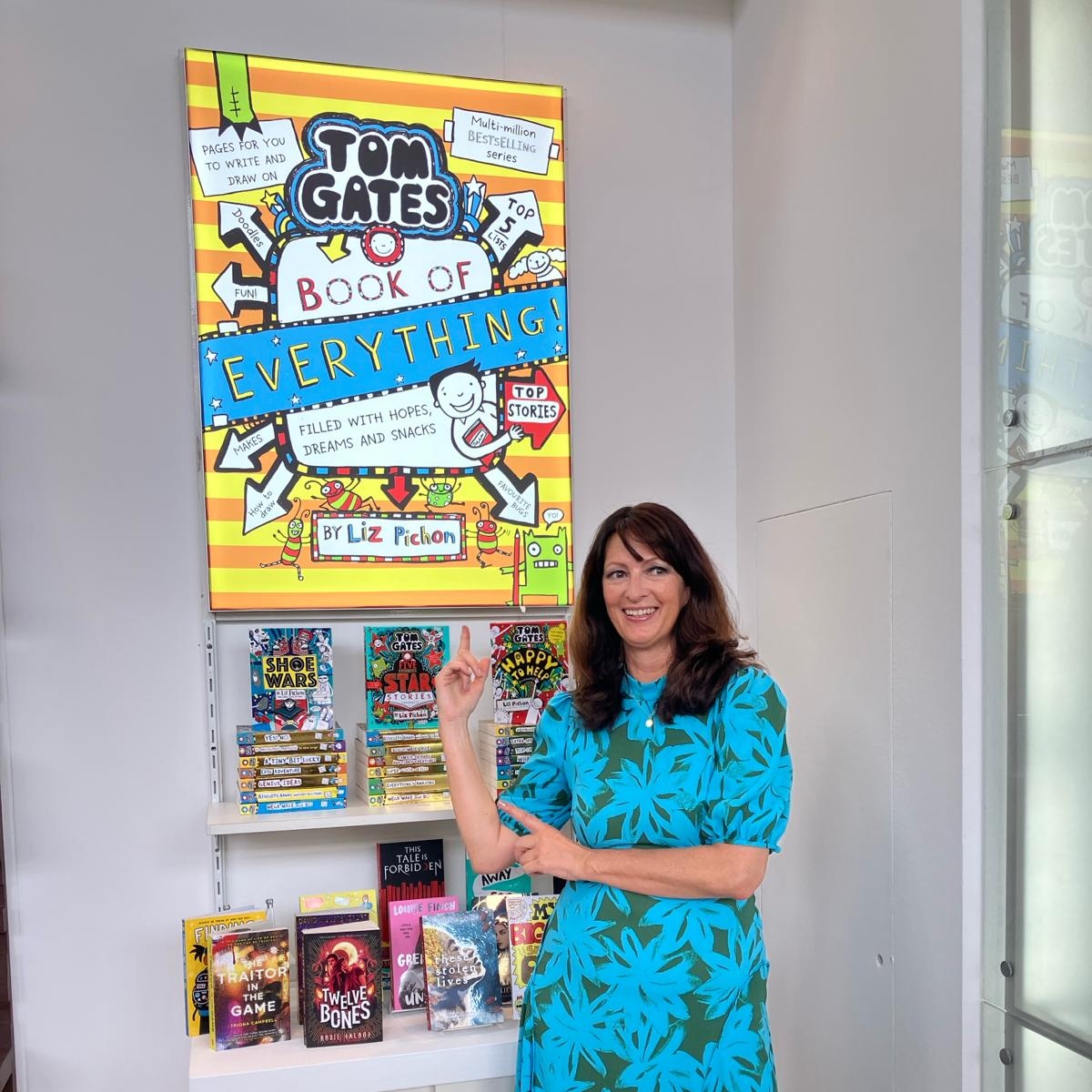 Author-illustrator extraordinaire @LizPichon bringing EVERYTHING to @BoChildrensBook #TomGates Book of Everything is out in May!