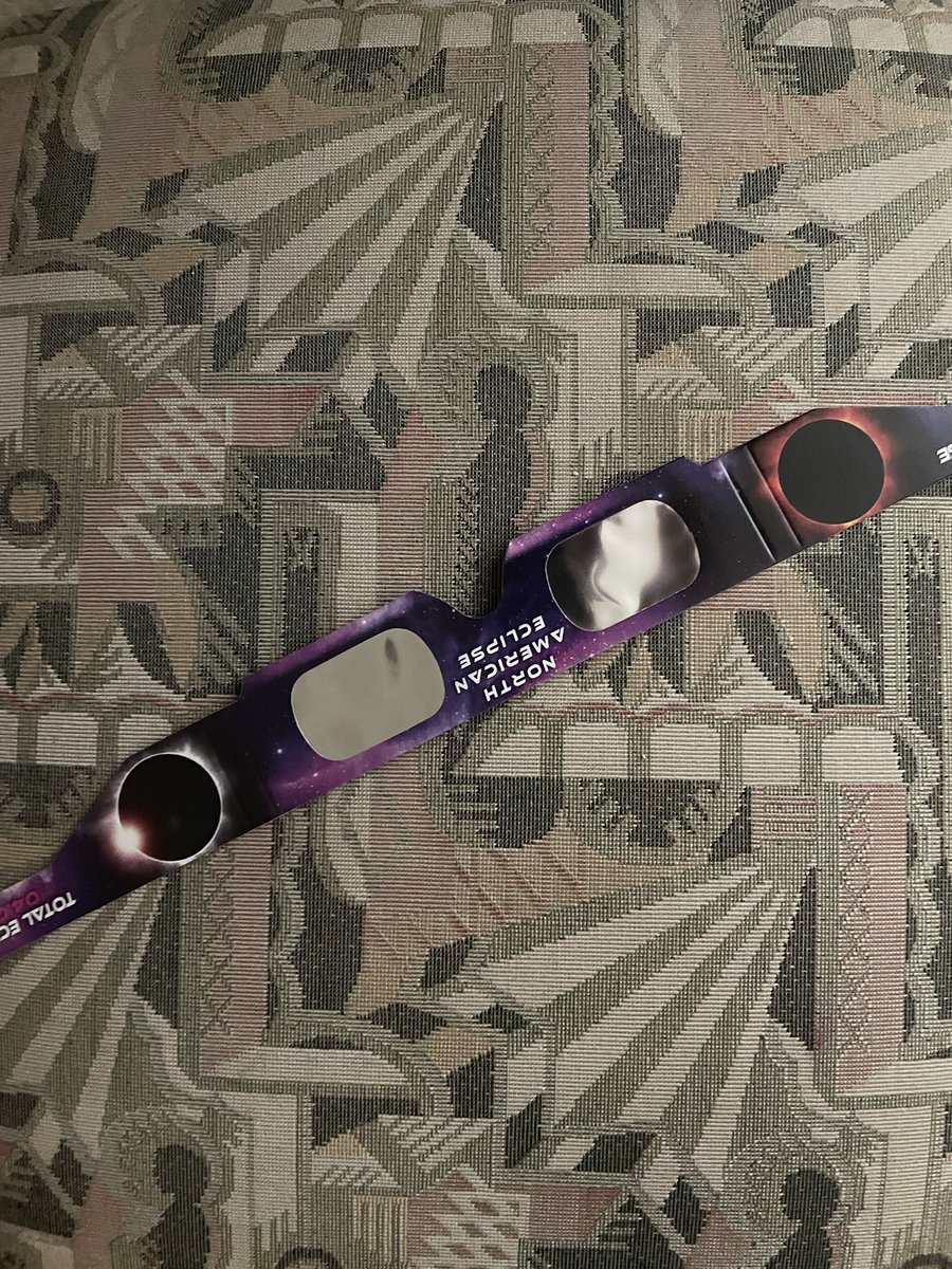 Hey #WEHO if you missed getting free total solar eclipse safety glasses at Warby Parker or the library Pavilions has them for $1.50! #mydayinla #SolarEclipse2024 #solareclipse