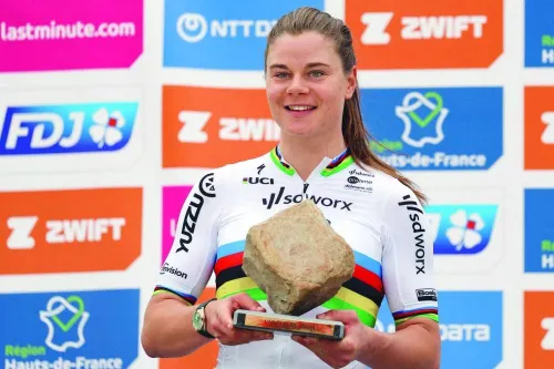 L'Etapa Reina (@letapareina) on Twitter photo 🪨 NOU PÒDCAST! 🪨
Roubaix, el Monument dels campions del món!
<a href="/LotteKopecky/">Lotte Kopecky</a> 🌈 <a href="/mathieuvdpoel/">Mathieu Van der Poel</a>
🦁Parlem amb la <a href="/Sheyarcoiris/">Sheyla Gutierrez Ruiz</a>
🐣Descobrim <a href="/MarkelBeloki/">Markel</a>
💔Itzulia, un moment que canvia la temporada.
Escolta'l aquí ⬇️
open.spotify.com/episode/1RUTd9… 🪨 NOU PÒDCAST! 🪨
Roubaix, el Monument dels campions del món!
<a href="/LotteKopecky/">Lotte Kopecky</a> 🌈 <a href="/mathieuvdpoel/">Mathieu Van der Poel</a>
🦁Parlem amb la <a href="/Sheyarcoiris/">Sheyla Gutierrez Ruiz</a>
🐣Descobrim <a href="/MarkelBeloki/">Markel</a>
💔Itzulia, un moment que canvia la temporada.
Escolta'l aquí ⬇️
open.spotify.com/episode/1RUTd9…