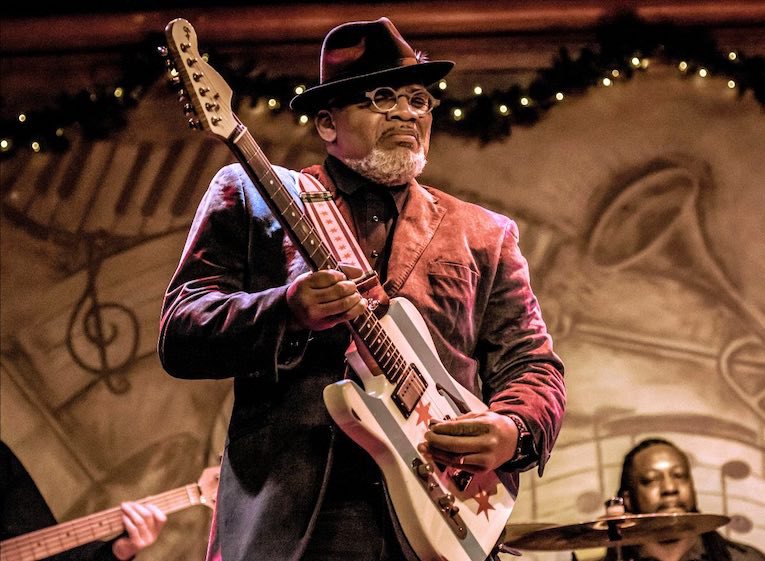 Chicago Bluesman Toronzo Cannon To Release New Album ‘Shut Up And Play!’ out June 7 on Alligator Records. New single--and it kicks! See here. rockandbluesmuse.com/2024/04/08/tor…