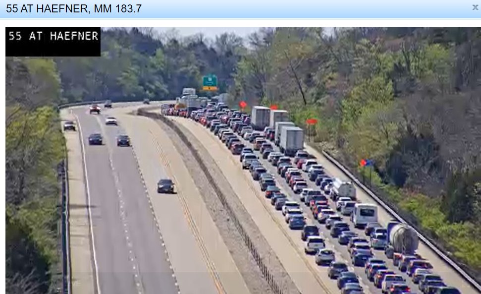 MoDOT's tweet image. TRAFFIC ALERT: 12:15 p.m. I-55 southbound continues to experience heavy traffic for about 25 miles from I-270 in St. Louis County to south of Festus in Jefferson County.
Check the Traveler Information Map for the latest: traveler.modot.org/map/
#MOEclipse24 #Eclipse24