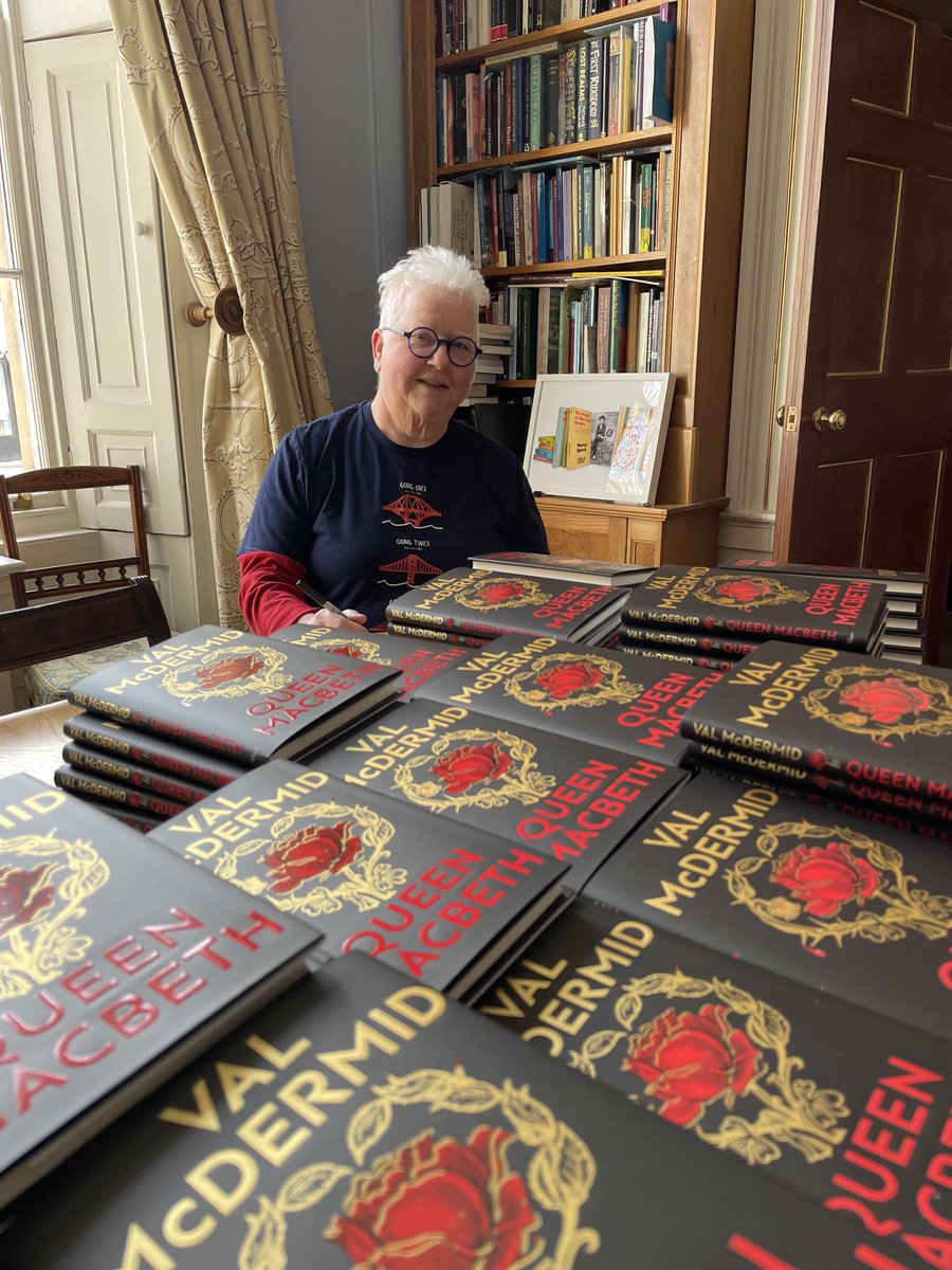 Spent a delightful morning ⁦@BirlinnBooks⁩ HQ in Edinburgh signing copies of Queen Macbeth for independent booksellers ahead of May 2 publication. (You can order them from your local indie or direct from ⁦@BirlinnBooks⁩)