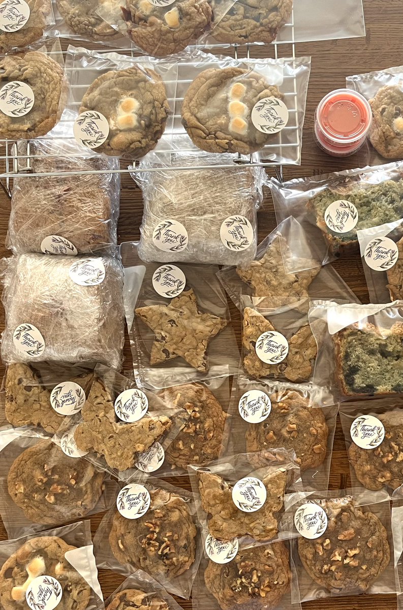 Celestialpapaya's tweet image. All the orders that were shipped out this morning 💓 I am so grateful for the support, thank you so much! Every order got free samples of different things ily