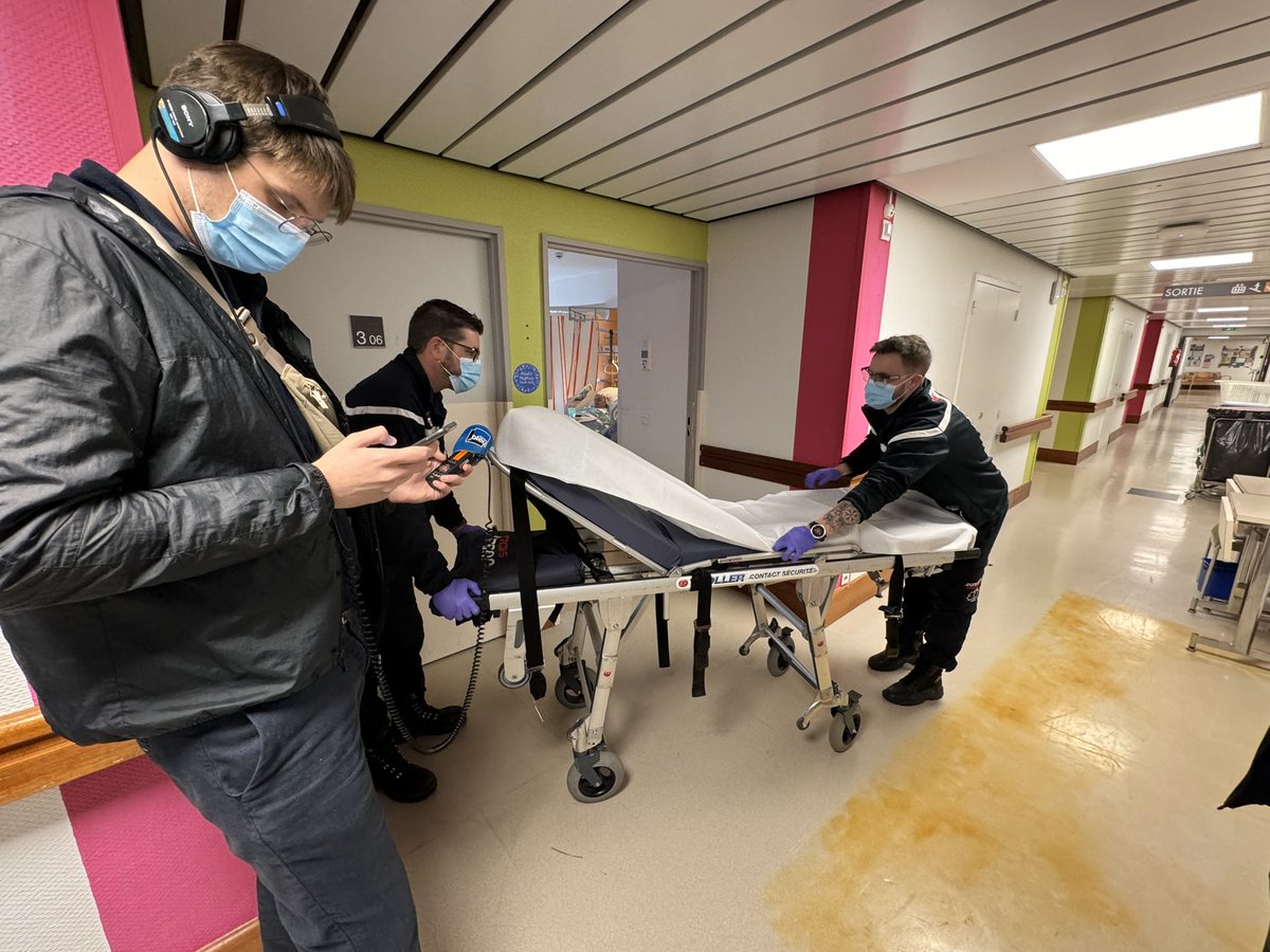 Début de <a href="/journee_ambu/">journée nationale des ambulanciers</a> en immersion avec nos ambulanciers, en compagnie d’un super binôme et avec toute l’équipe de <a href="/JUSSIEU_secours/">JUSSIEU_secours</a> à #Brest. Le métier d’ambulancier est fondamental dans la chaîne de soins et le maillage territorial. Faisons en sorte de le garder attractif !