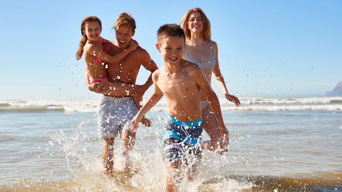 Planning to get away on Spring vacation? ☀️ Canadians traveling outside of Canada are encouraged to consult the travel health notices for information on #measles and rubella outbreaks occurring in other countries. bit.ly/3vCwadM 

#SpruceGrove #StonyPlain #ParklandCounty