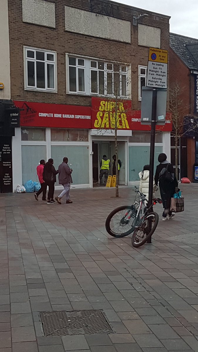 lcssdetecting's tweet image. I can exclusively reveal that the old Pound Saver in Leicester  is going to be a............ Starbucks. Just what the City needs.... dead short of coffee shops 😂 @coolasleicester @BIDLeicester @Gelato_Village